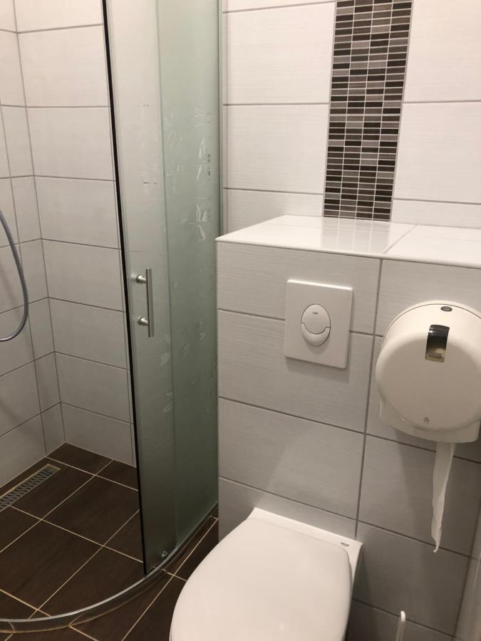 Szem-s *
