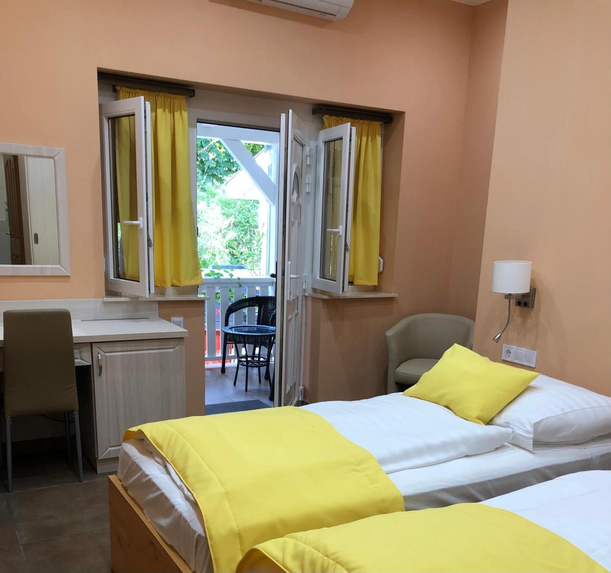 Guest house Szem-s Vendeghaz *