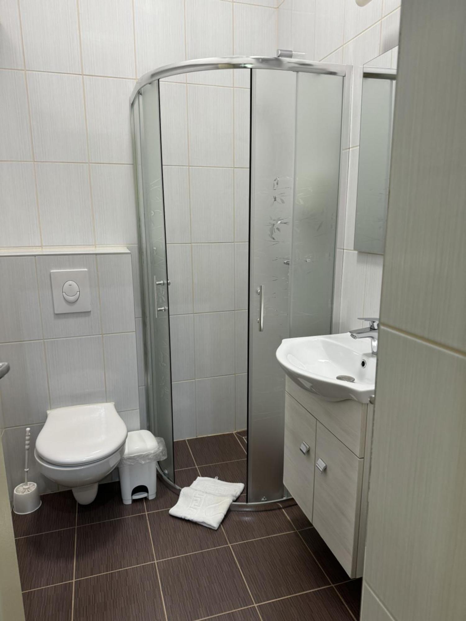 Szem-s Vendeghaz Guest house *